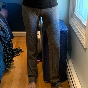 Lululemon pants size 6. Excellent condition